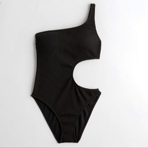 ☀️EUC Hollister One Piece Cut-Out Swimsuit